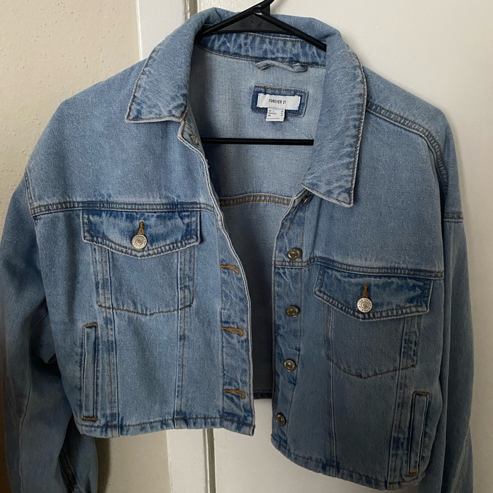 Crop denim jacket